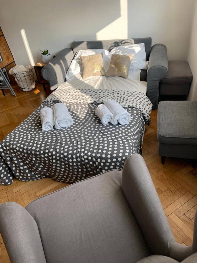 Cozy Apartment Near The City Center Градец-Кралове Экстерьер фото
